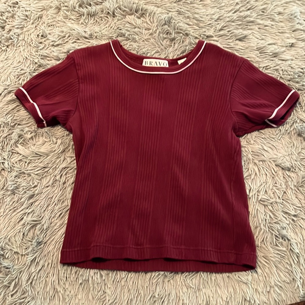 Ladies Bravo Pullover size M burgundy short sleeve